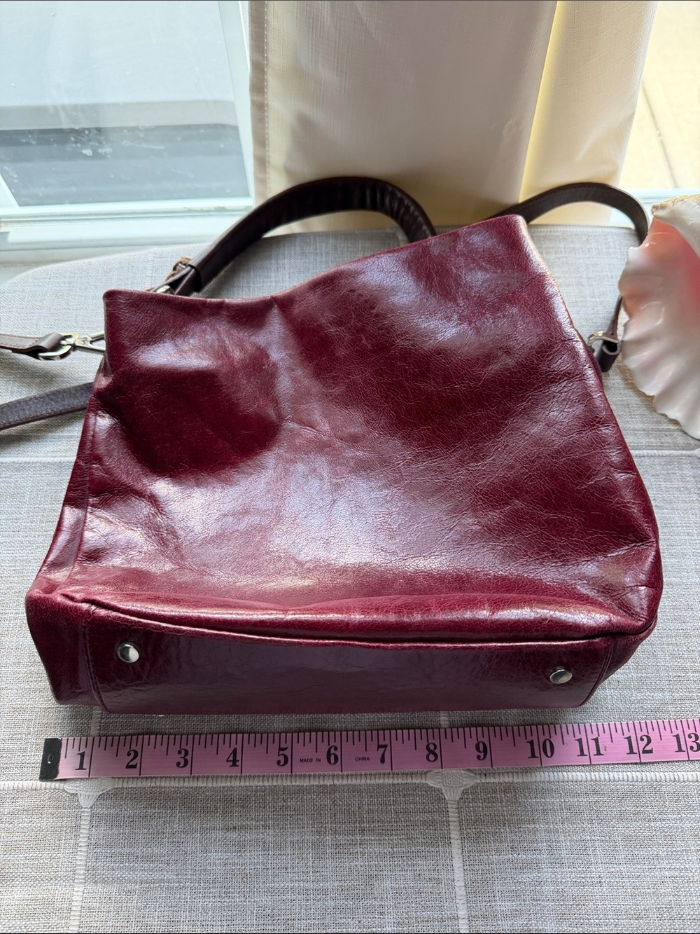 Tano Women's Leather Shoulder Bag in Burgundy